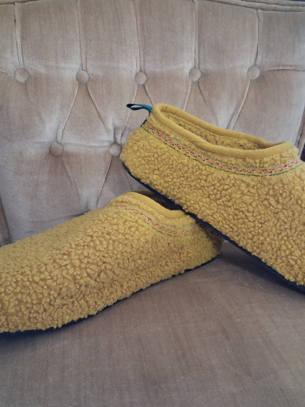 Bombas Cozy Sherpa Lined Slippers yellow gold mustard fuzzy rainbow limited 11